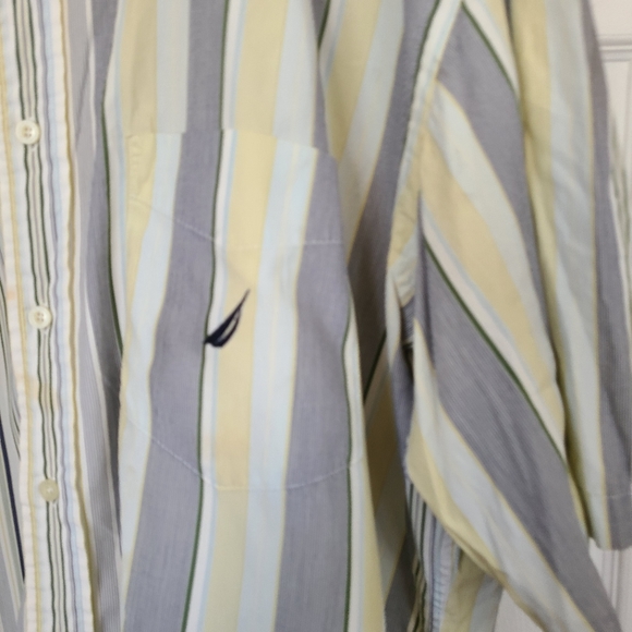 (682) Nautica Men's Classic Short Sleeve Button Down Shirt, 2XLT Color: Striped - Picture 6 of 14